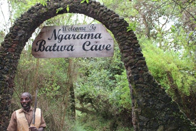 Batwa-cave-mgahinga