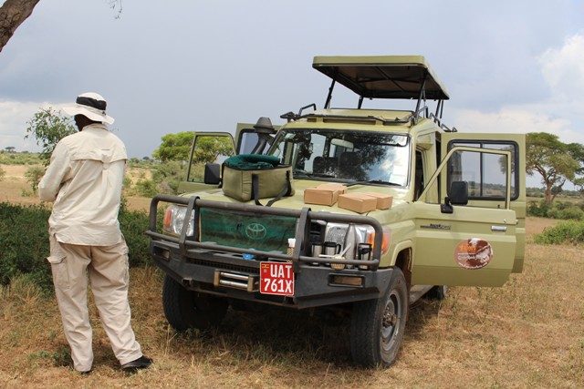 game-drive-in-murchison-falls