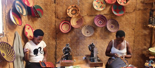 uganda-women-basketery