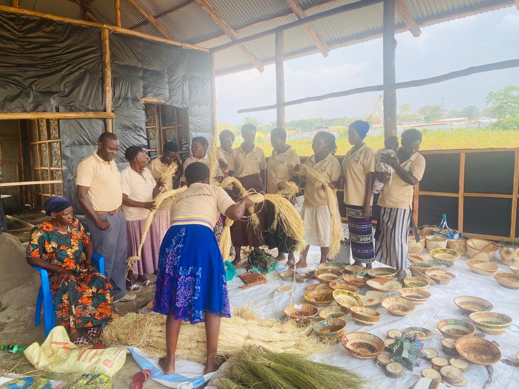 Kagera Safaris Giving back to Community – Responsible Travel
